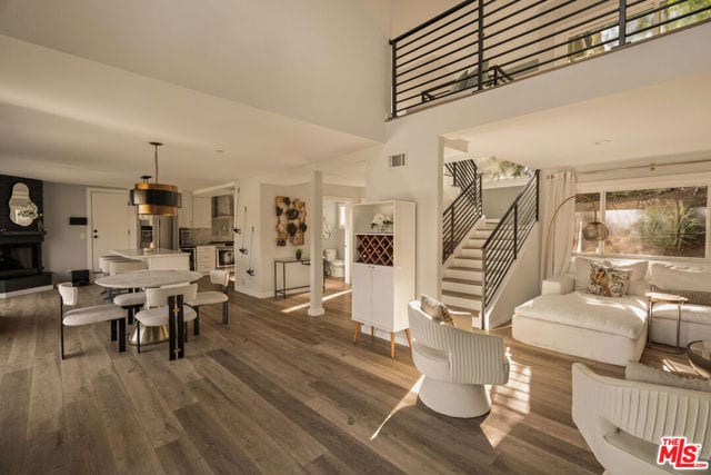 1664 Gladys Drive, Glendale, CA 91206
