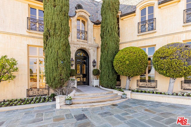 1115 La Altura Road, Beverly Hills, CA 90210