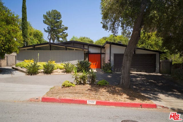 3132 Fair Oaks Avenue
