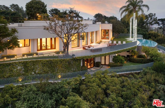1118 Calle Vista Drive, Beverly Hills, CA 90210