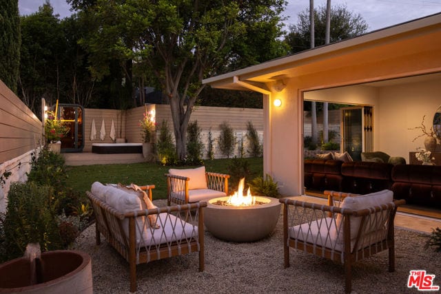 3684 Willowcrest Avenue, Studio City, CA 91604