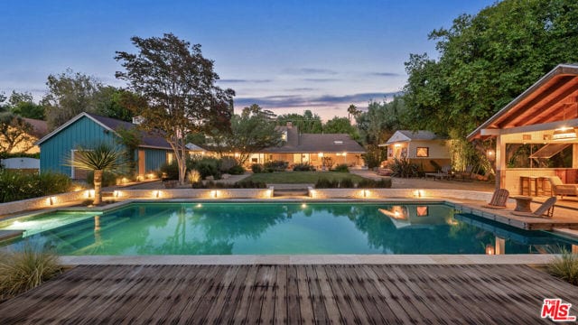 6101 Shoup Avenue, Woodland Hills, CA 91367