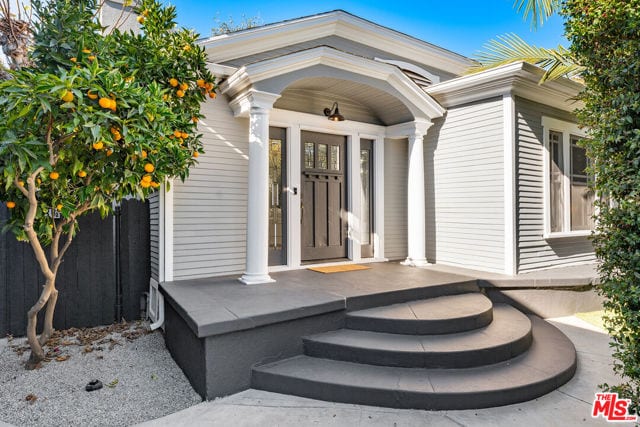 1233 North Genesee Avenue, West Hollywood, CA 90046