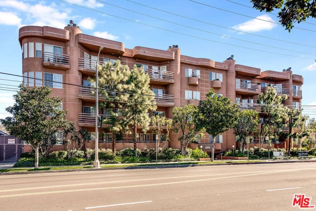 4310 Cahuenga Boulevard, 304, Toluca Lake, CA 91602