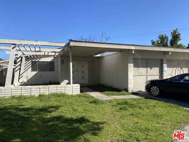 202 North Royal Place
