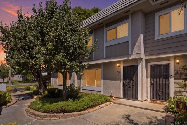 9457 Carlton Oaks Drive