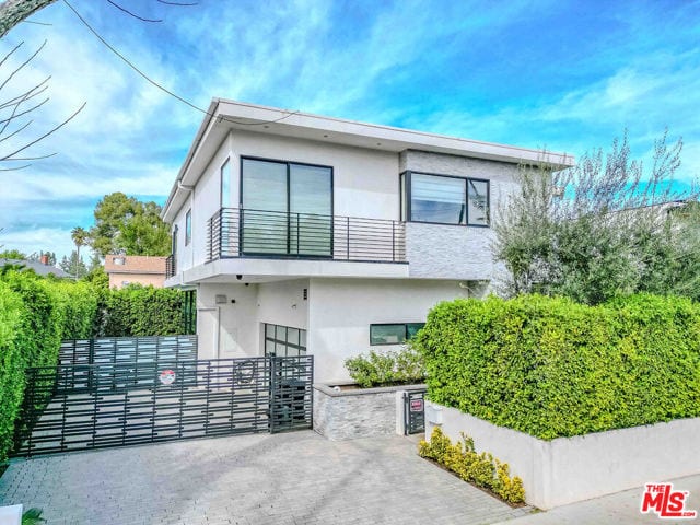 13311 West Magnolia Boulevard, Sherman Oaks, CA 91423
