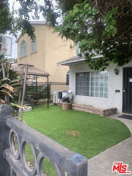 1316 North Hollywood Way