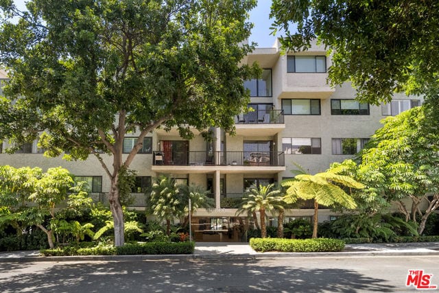9000 Cynthia Street, 207, West Hollywood, CA 90069