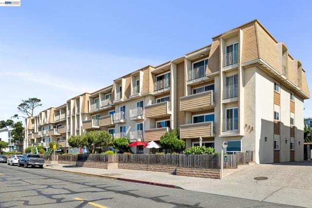 933 Shoreline Drive