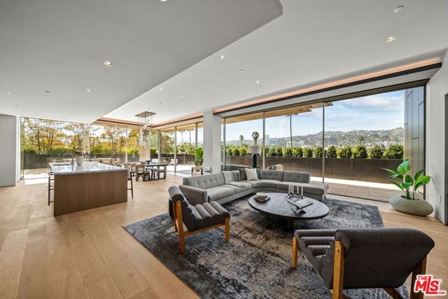 8899 Beverly Boulevard, 4A, West Hollywood, CA 90048