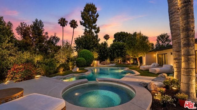 5576 El Canon Avenue, Woodland Hills, CA 91367