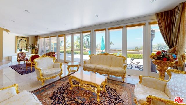 1831 Loma Vista Drive
