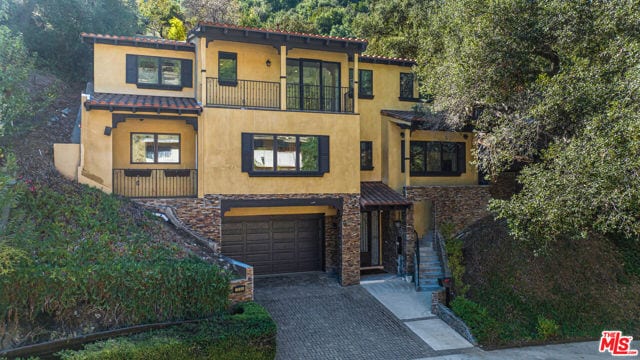 2566 East Chevy Chase Drive, Glendale, CA 91206