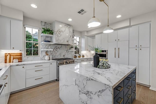 2428 Teal Ln