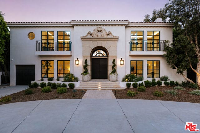 906 North Beverly Drive, Beverly Hills, CA 90210