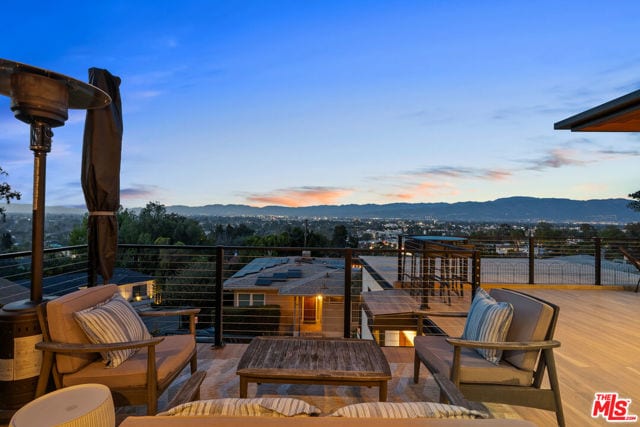 11358 Hendley Drive, Studio City, CA 91604