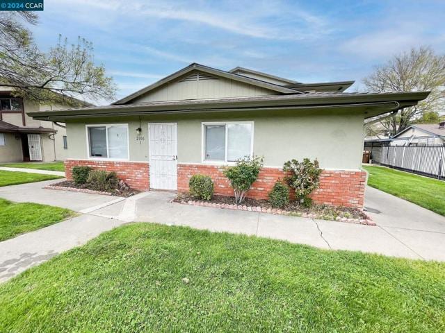 2106 Peppertree Way