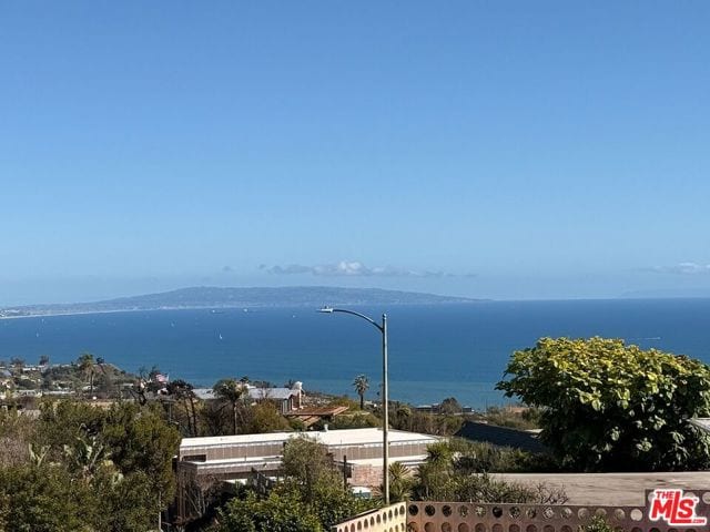 1073 Glenhaven Drive, Pacific Palisades, CA 90272