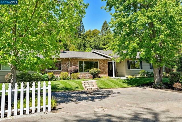 1611 Ramona Way