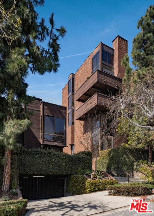 1033 Carol Drive, 305, West Hollywood, CA 90069