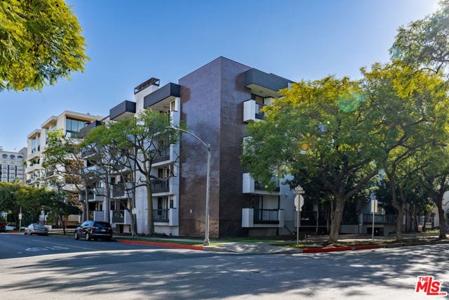 324 North Palm Drive