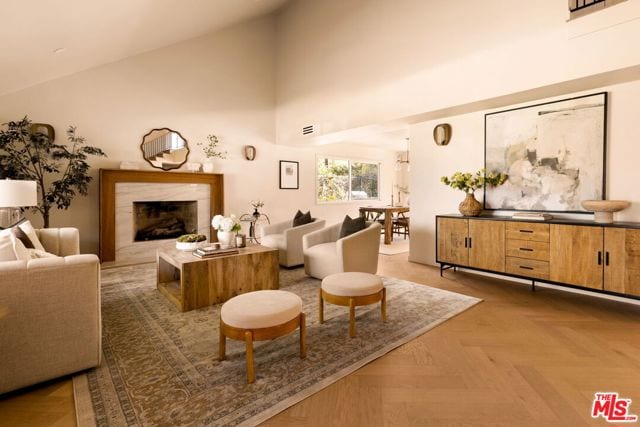 22460 Cairnloch Street, Calabasas, CA 91302