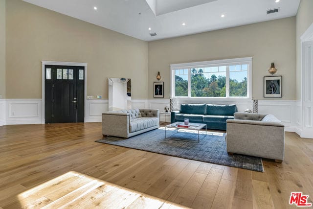 19633 Wells Drive, Tarzana, CA 91356