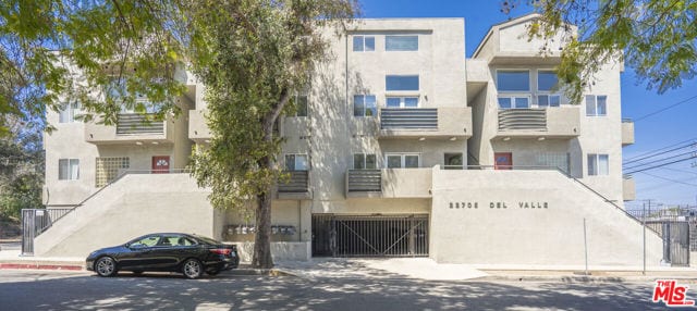 22705 Del Valle Street, Woodland Hills, CA 91364