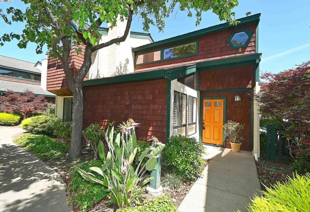 309 Lagunaria Ln