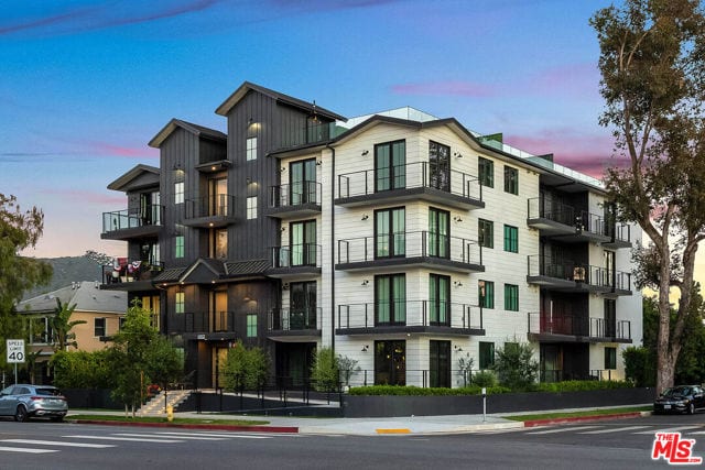 10352 Riverside Drive, 103A, Toluca Lake, CA 91602