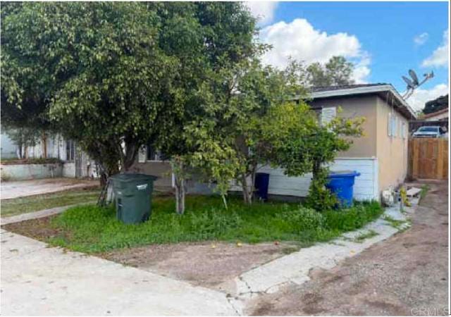 716 Civic Center Drive, Vista, CA 92084