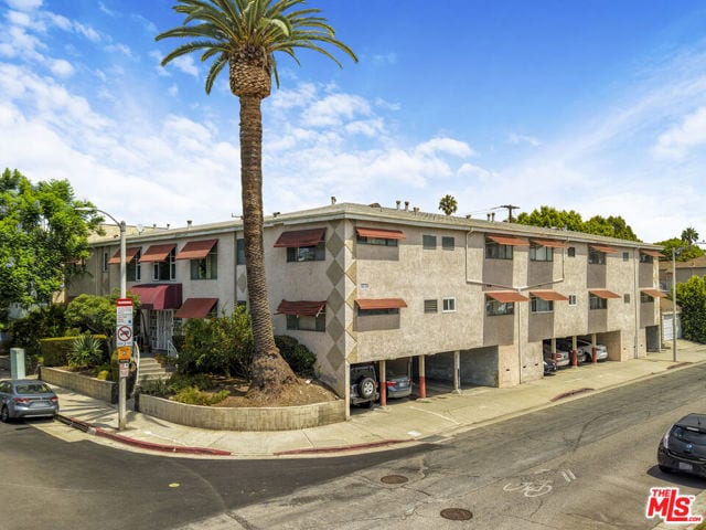 900 North Orange Grove Avenue, West Hollywood, CA 90046