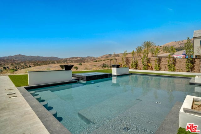 12509 North Saddle Court, Porter Ranch, CA 91326