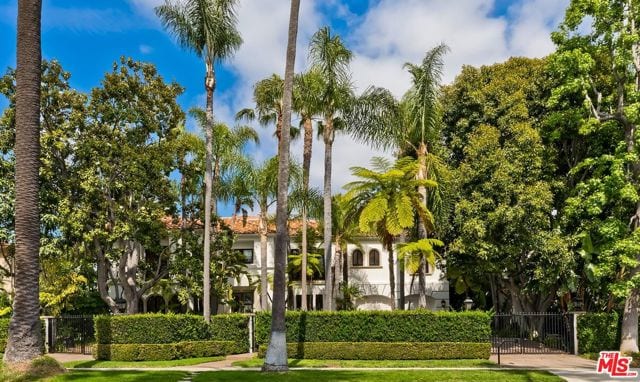 812 North Bedford Drive, Beverly Hills, CA 90210
