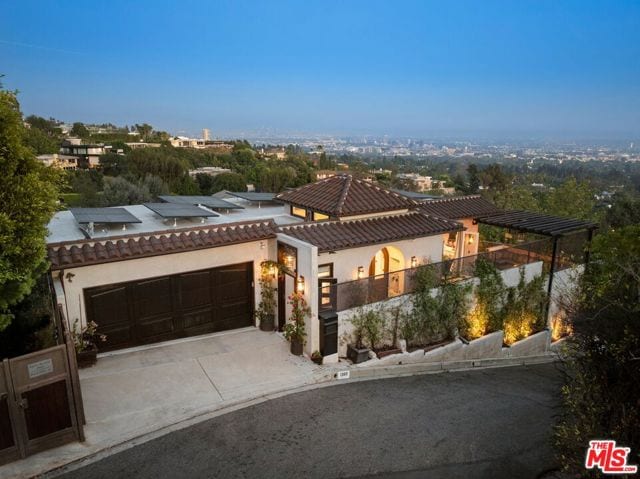 1380 Summitridge Place, Beverly Hills, CA 90210