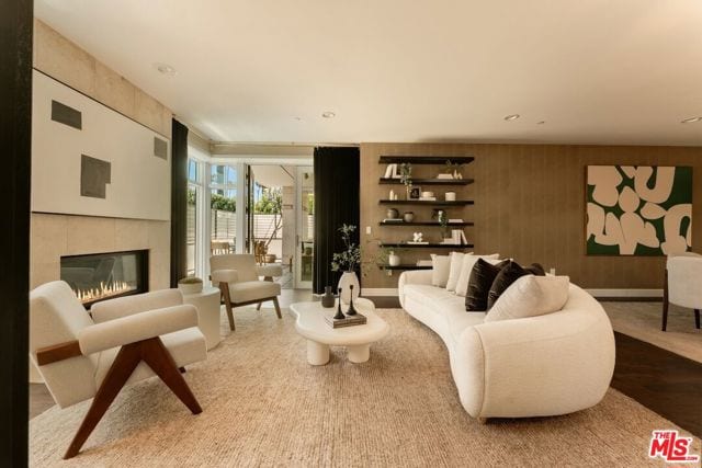 447 North Doheny Drive