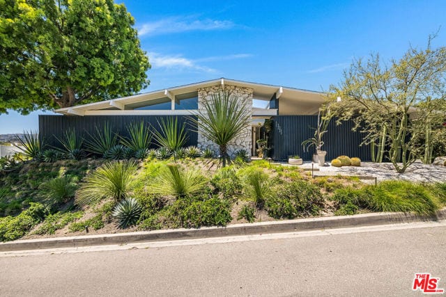 1331 Casiano Road