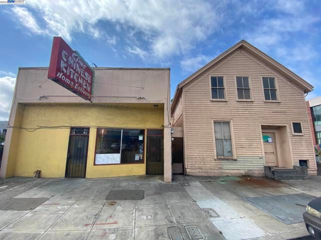 2320 Lincoln Ave