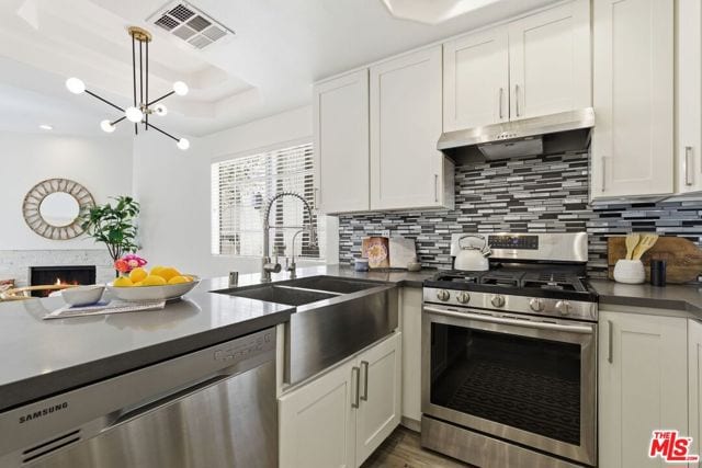 11110 Camarillo Street, 122, Toluca Lake, CA 91602