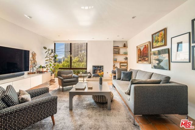 1033 Carol Drive, 302, West Hollywood, CA 90069