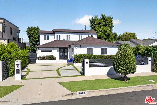 17807 Collins Street, Encino, CA 91316