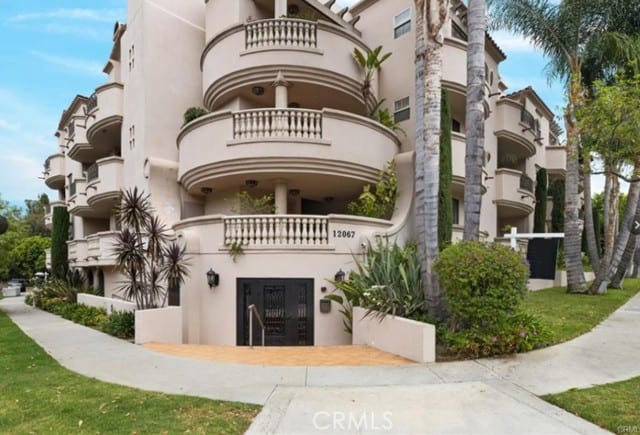 12067 Guerin Street, 305, Studio City, CA 91604