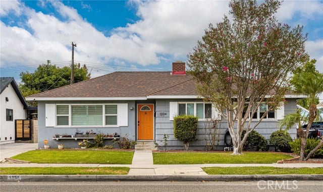1334 East Collins