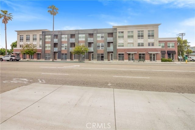 801 South Anaheim Boulevard