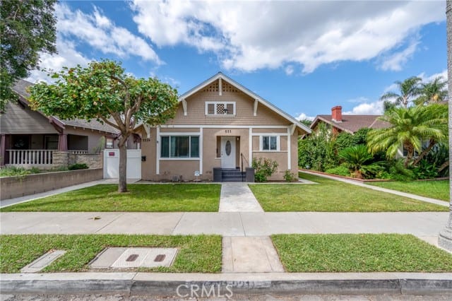 221 North Clementine Street