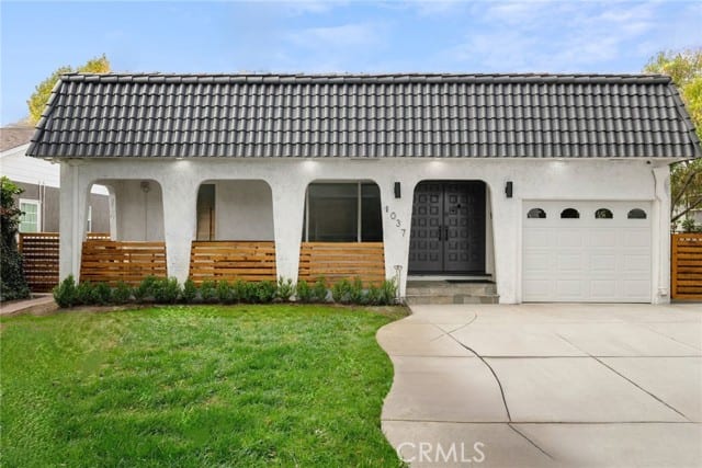 1037 North Screenland Drive