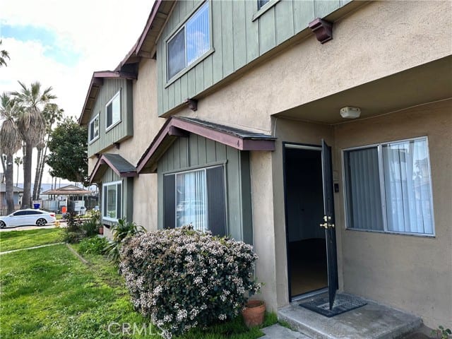 4 Scottsdale Drive
