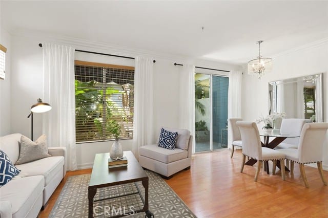 32 Breakers Lane