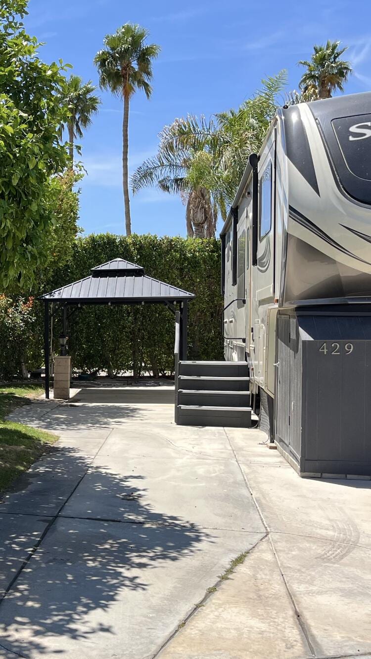 69411 Ramon Road